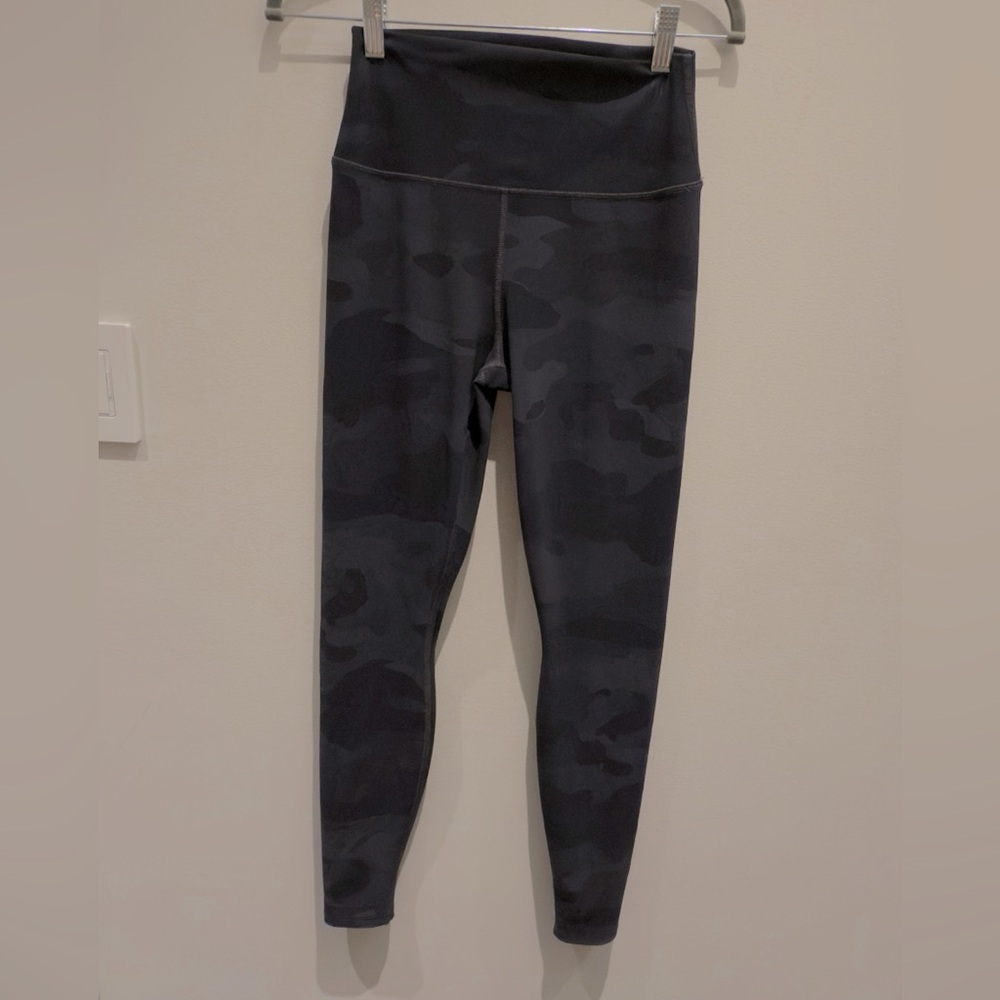 ALO Yoga  High-Waist Camo Vapor Leggings Size Small Made in Portugal - Picture 2 of 10